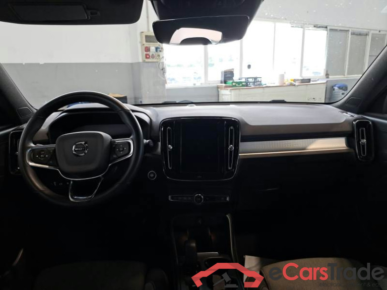 VOLVO XC40 / 2021 / 5P / SUV T4 RECHARGE PLUG-IN AUTO CORE #3