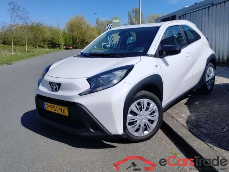 TOYOTA Aygo X 1.0 VVT-i MT Play #1