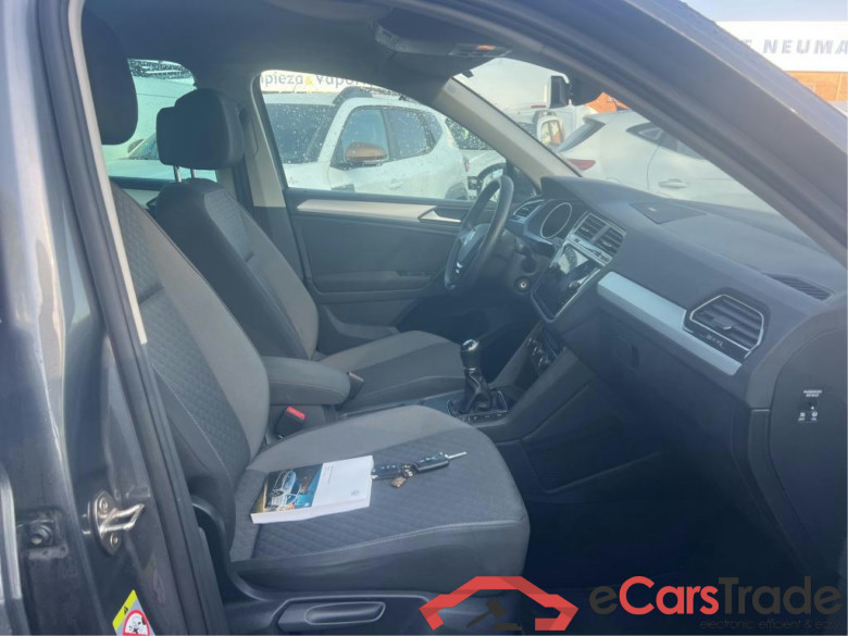 VOLKSWAGEN Tiguan / 2016 / 5P / todoterreno Advance 1.5 TSI 96kW (130CV) #6