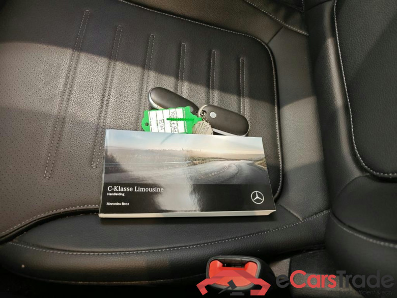 Mercedes-Benz C-Klasse Limousine C 180 AMG Line 4d #4
