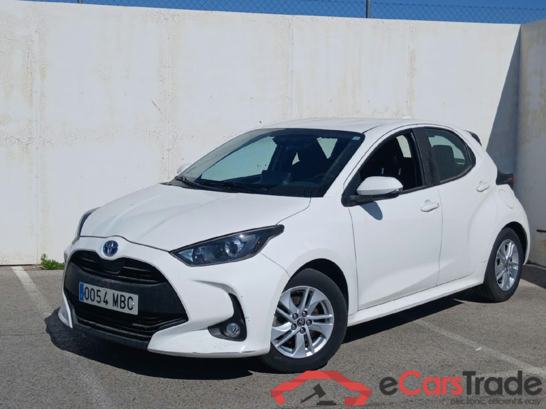 TOYOTA Yaris / 2020 / 5P / berlina con portón 1.5 120H Business Plus