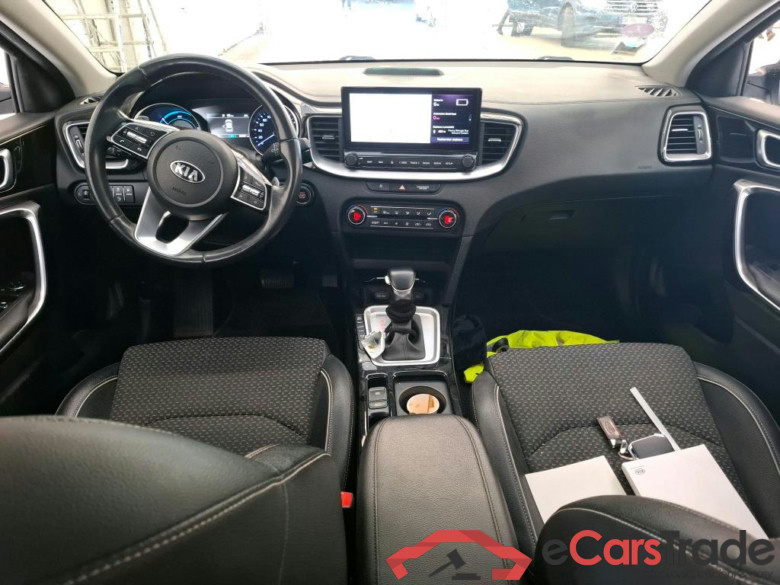 KIA XCeed / 2019 / 5P / Crossover 1.6 GDI ISG ISG PHEV ACTIVE DCT6 #6