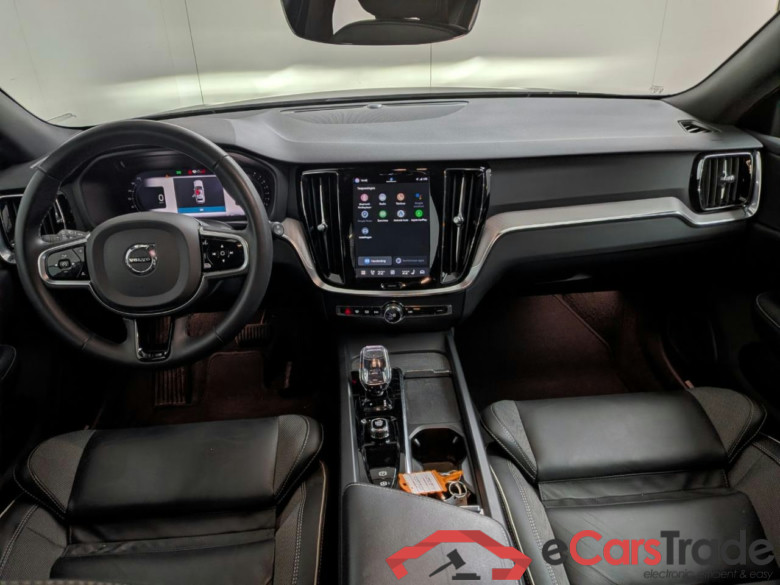VOLVO V60 2.0 B4 Plus Dark #5