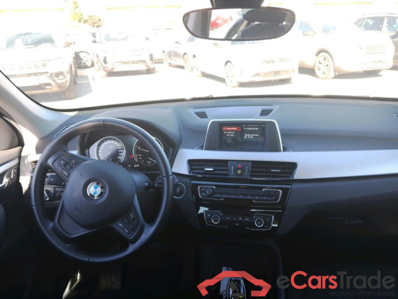 BMW X1 / 2019 / 5P / todoterreno sDrive18d #3