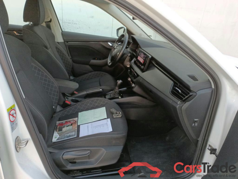 SKODA Kamiq / 2019 / 5P / todoterreno 1.0 TSI 81kW (110CV) DSG Ambition (CX) #6