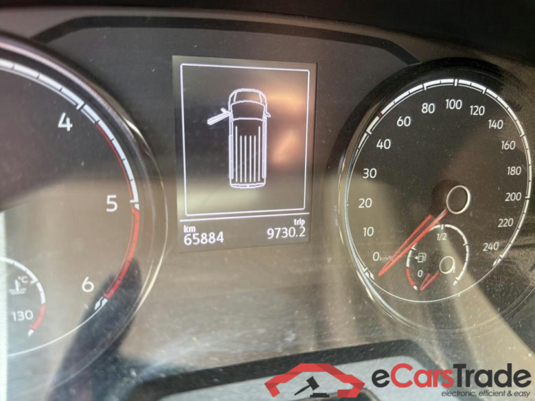VOLKSWAGEN Transporter / 2020 / 4P / combi Mixto Corto TN 2.0 TDI 110kW BMT DSG #5