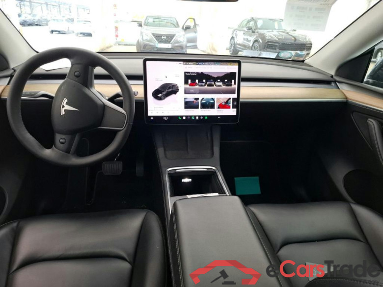 TESLA Model Y / 2021 / 5P / SUV RWD #6
