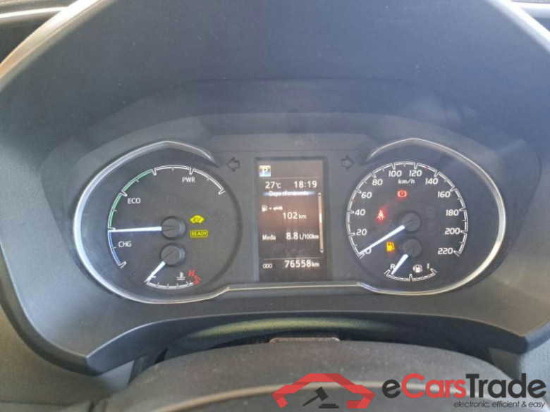 TOYOTA YARIS / 2017 / 5P / BERLINA 1.5 HYBRID BUSINESS #4