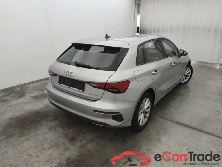 Audi A3 Sportback 2.0 35 TDi 110kW S tronic 5d #2