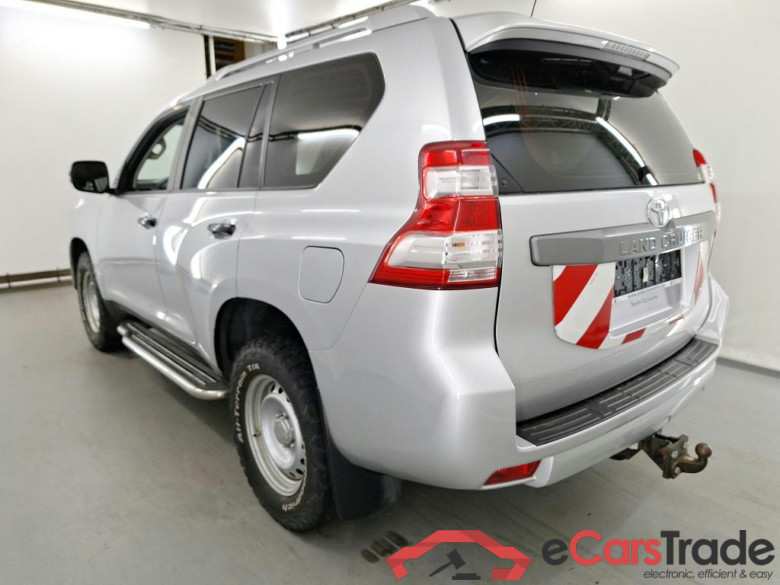 TOYOTA LAND CRUISER LWB DIESEL - 2013 2.8 D-4D Active Van #3
