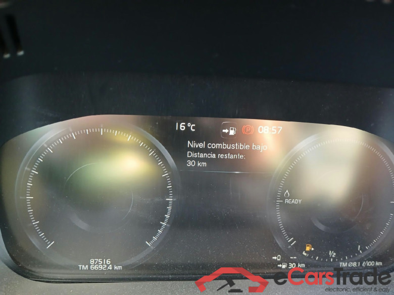 VOLVO XC60 / 2017 / 5P / todoterreno 2.0 T6 AWD Recharge Inscription Auto (AC) #4