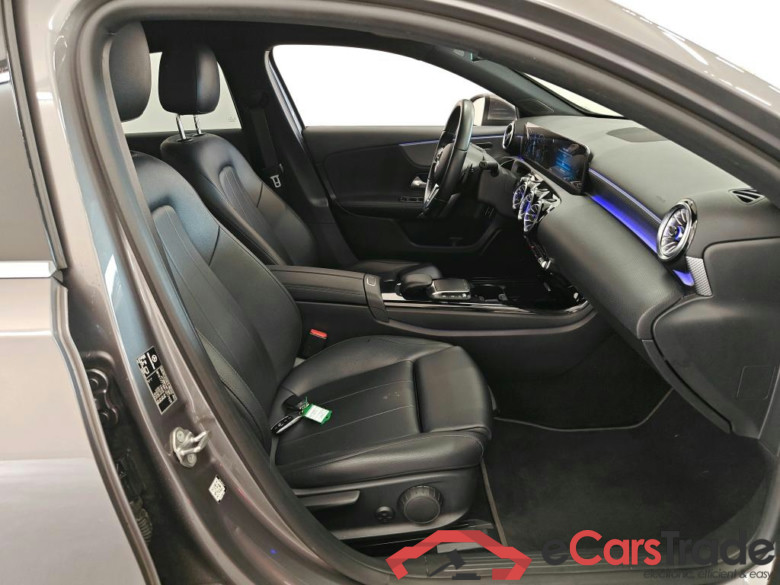 Mercedes-Benz A-Klasse Limousine A 180 7G-DCT Business Solution Luxury 4d #3
