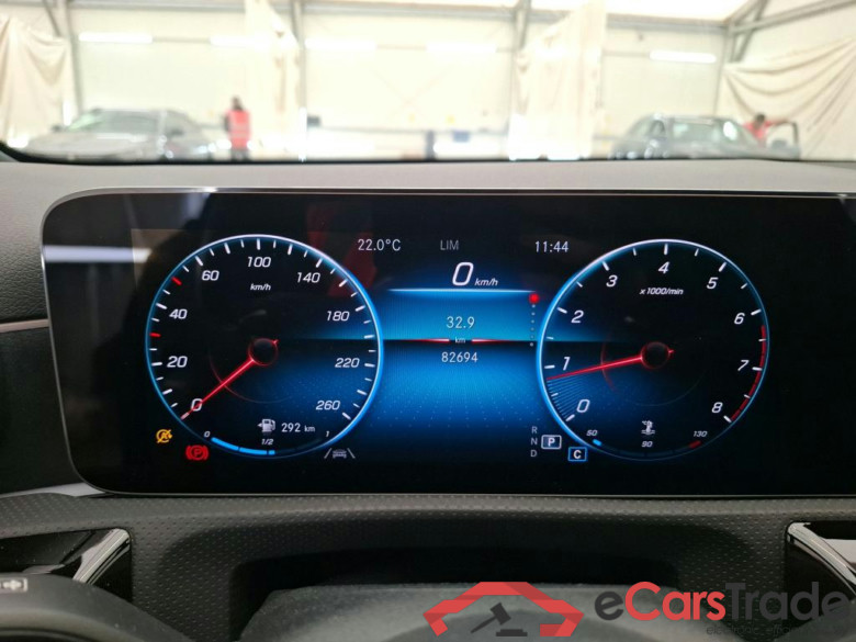 MERCEDES BENZ Classe A Compact  2018  5P  Berline A 200 AMG Line 7GDCT #6