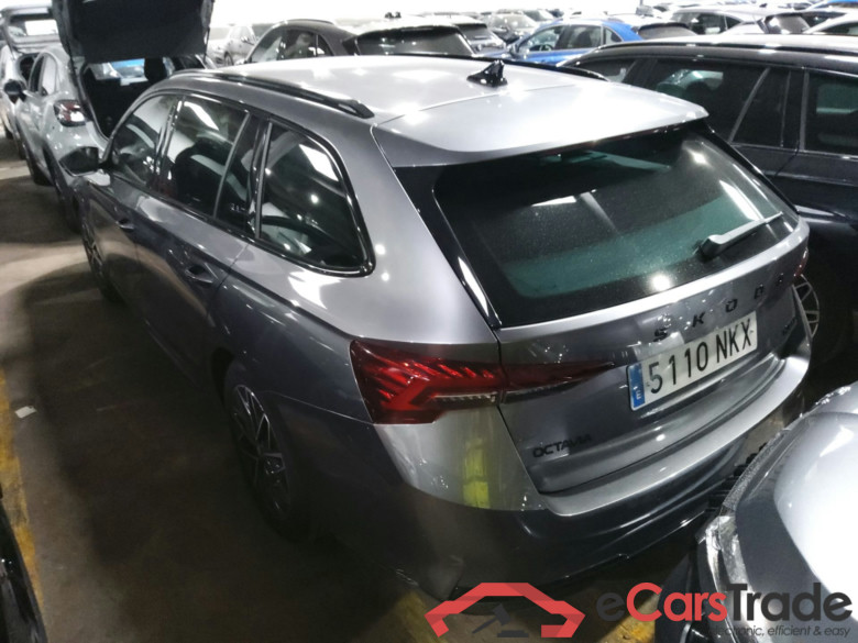 SKODA Octavia 1.5 TSI m-HEV 110 kW (150 CV) DSG 7 vel. Combi Sportline(Winterpack) #2