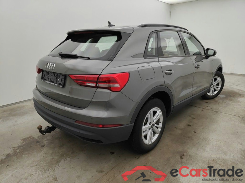 Audi Q3 45 TFSI e S tronic 5d #2