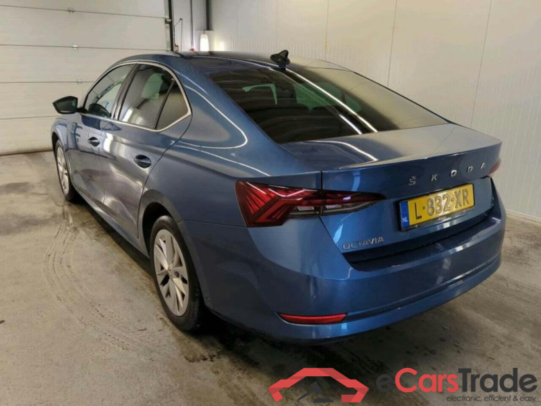SKODA Octavia 1.0 TSI Bns Edition #6