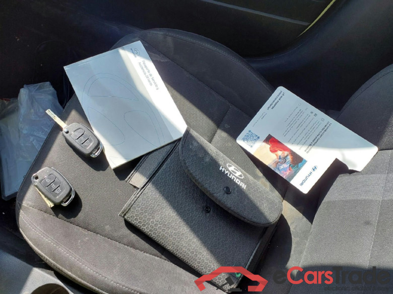 HYUNDAI i20 / 2023 / 5P / berlina con portón 1.0 TGDI Klass #4