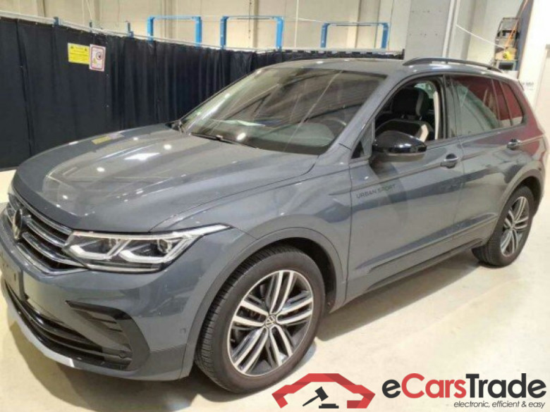 Volkswagen Tiguan (AX1)(07.2020->2024) DE - SUV5 2.0 TSI BMT/Start-Stopp EU6d, 4Motion Urban Sport OPF, (Facelift) 2021 #1
