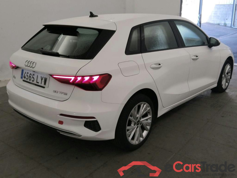 AUDI A3 / 2020 / 5P / berlina con portón Sportback Advanced 30 TFSI 81kW S tronic (AC) #2