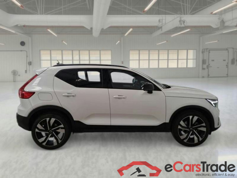 VOLVO XC40 / 2021 / 5P / SUV B3 AUTOMATICO PLUS DARK #6