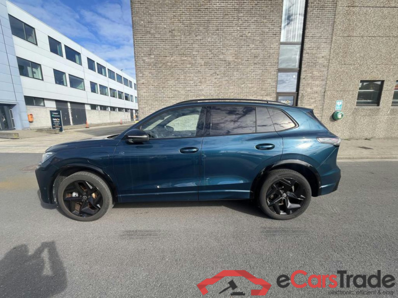VOLKSWAGEN Tiguan eHybrid (PHEV) 1.5 TSI R-Line Business Premium DSG (150 kW)