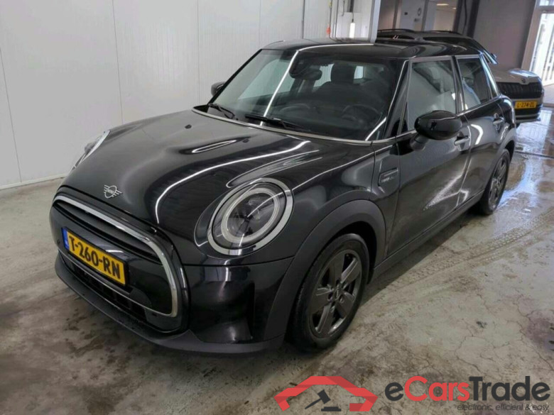 Mini 5-deurs 1.5 Cooper Camden #1