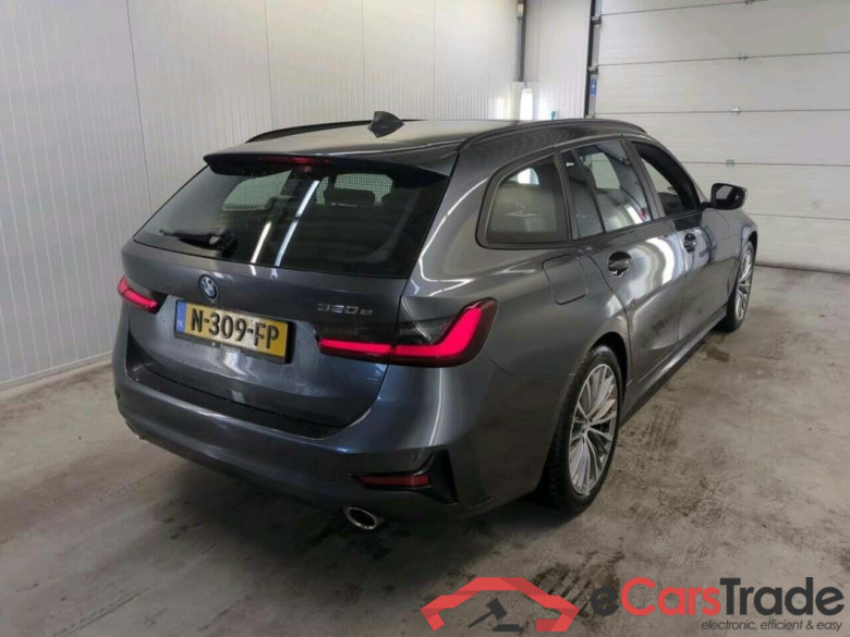 BMW 3-serie Touring 320e Bns Ed.P #2