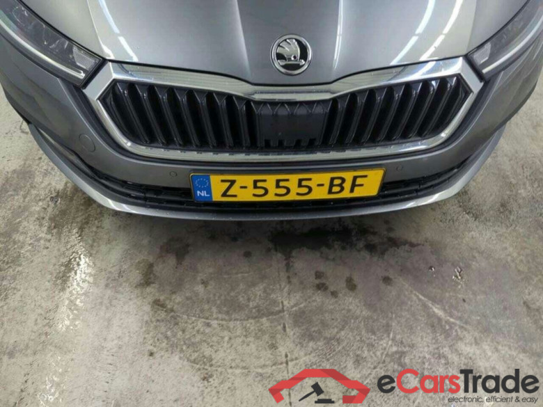 SKODA Octavia Combi 1.5 TSI Bns Edition #4