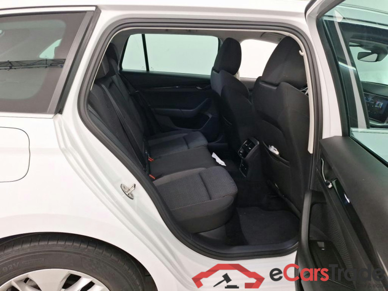 SKODA OCTAVIA COMBI 2.0 CRTDI 85KW DSG7 CLEVER #6