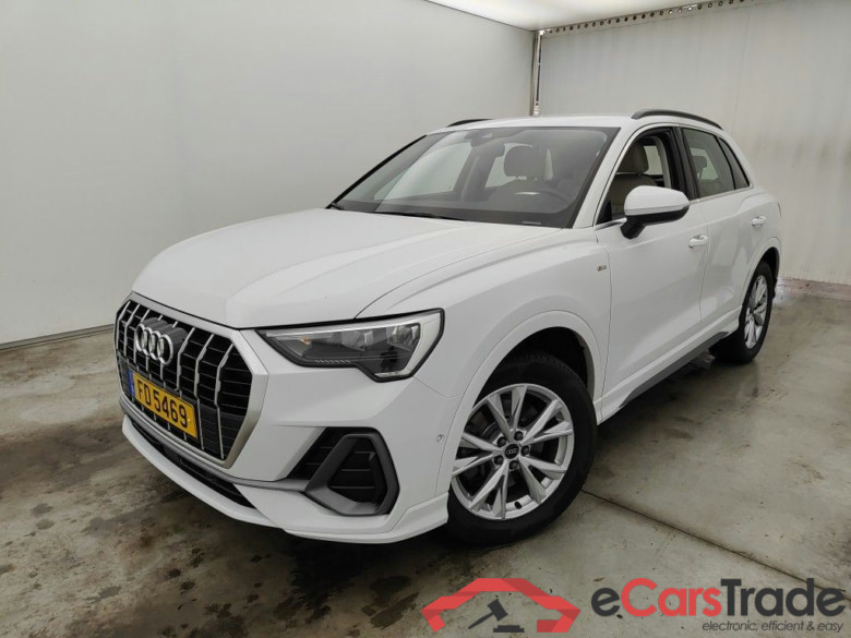 Audi Q3 40 TDI quattro S tronic S line 5d #1