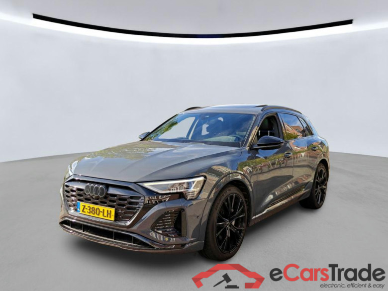 AUDI Q8 300 kW