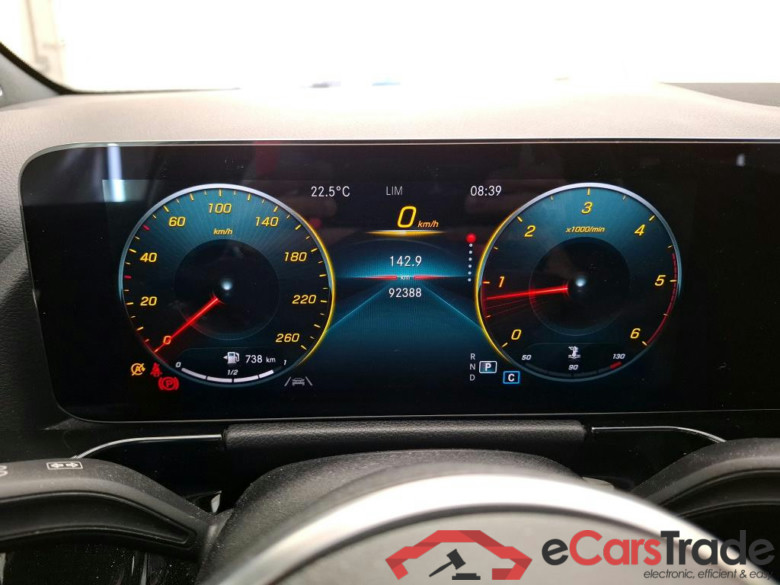 MERCEDES-BENZ GLA / 2020 / 5P / SUV 2.0 GLA 200 D BUSINESS LINE DCT #6