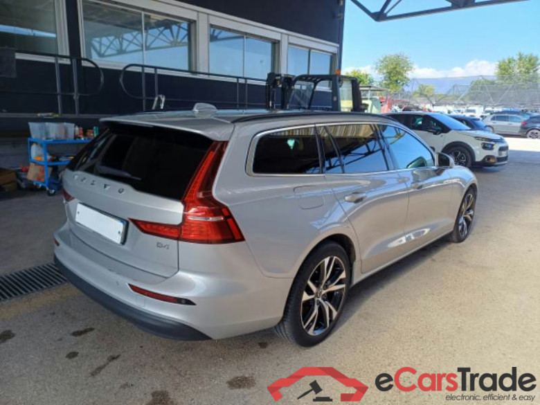 VOLVO V60 / 2019 / 5P / STATION WAGON B4 D AUTOM.CORE #2