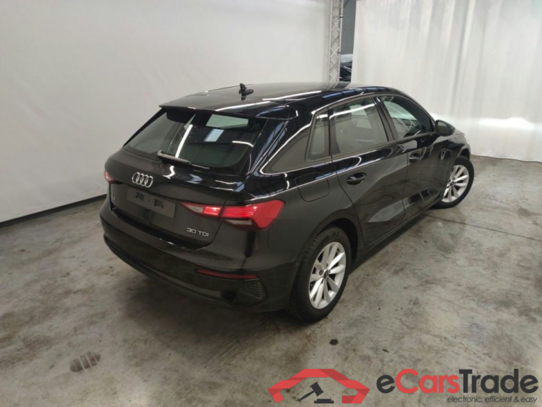Audi A3 Sportback 2.0 30 TDi 85kW Attraction 5d #2