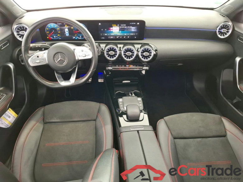 MERCEDES-BENZ Classe A Compact / 2018 / 5P / Berline A 220 d AMG Line 8G-DCT #5