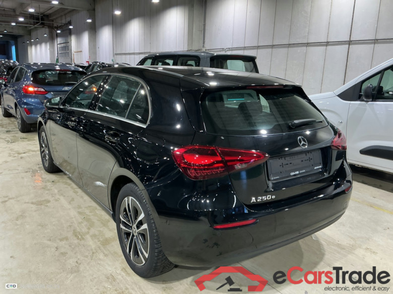 MERCEDES-BENZ A-CLASS 1.3 A 250 E BUSINESS LINE DCT #3
