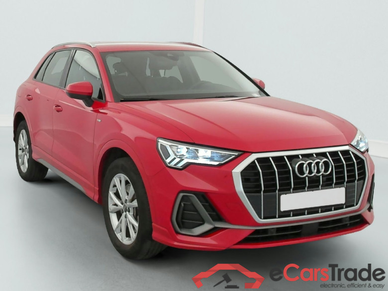 Audi Q3 S line 45 TFSIe 245 ch S tronic 6 #1