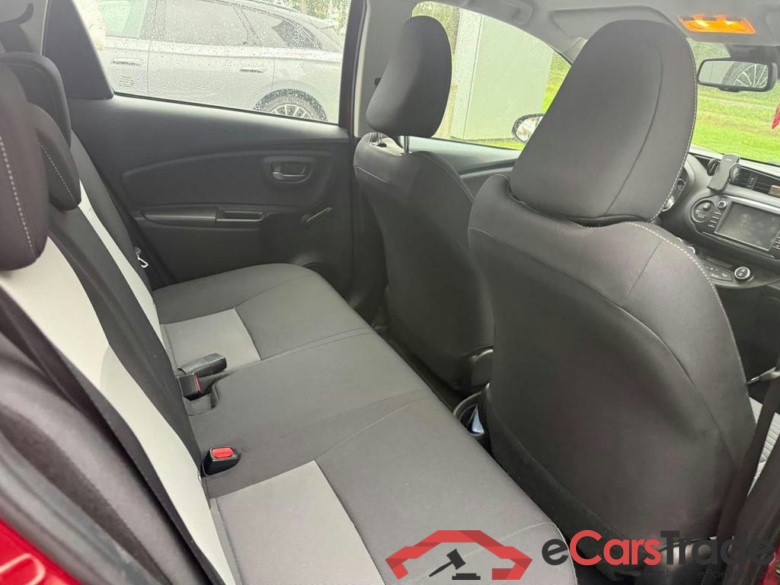 TOYOTA Yaris Hybrid (HEV) 1.5i VVT-i Active E-CVT #5