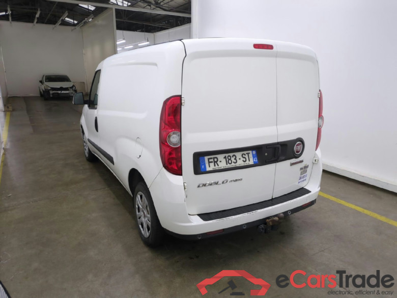 FIAT Doblò Cargo / 2015 / 4P / Fourgonnette Maxi 1.6 Mjet 105 Pro Lounge 750kg #2