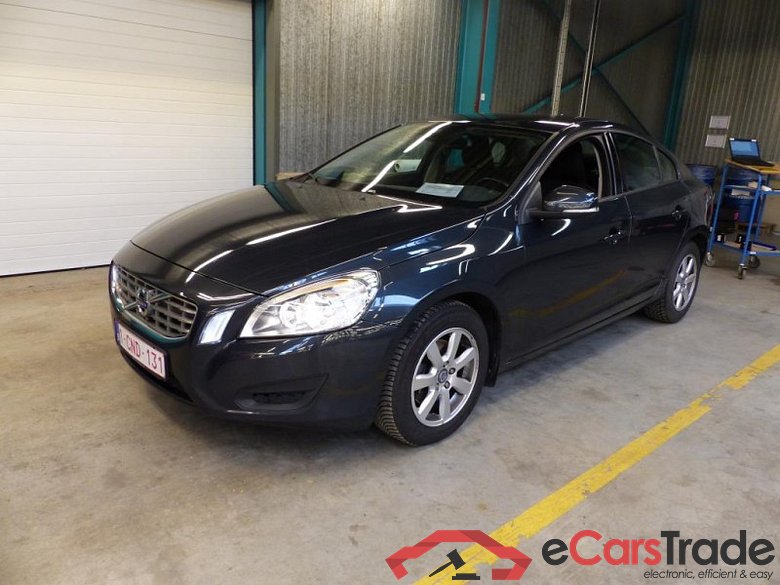 VOLVO S60 1.6 D DRIVE KINETIC START/STOP Navi Klima PCC...